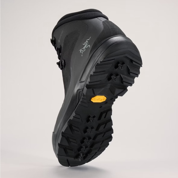 Arcteryx Women’s ACRUX TR GTX Waterproof GORE-TEX Boot - Picture 4 of 9